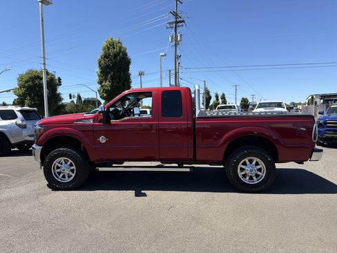 Used 2015 Ford F250 Lariat w/ Chrome Package AWD/4WD image 2