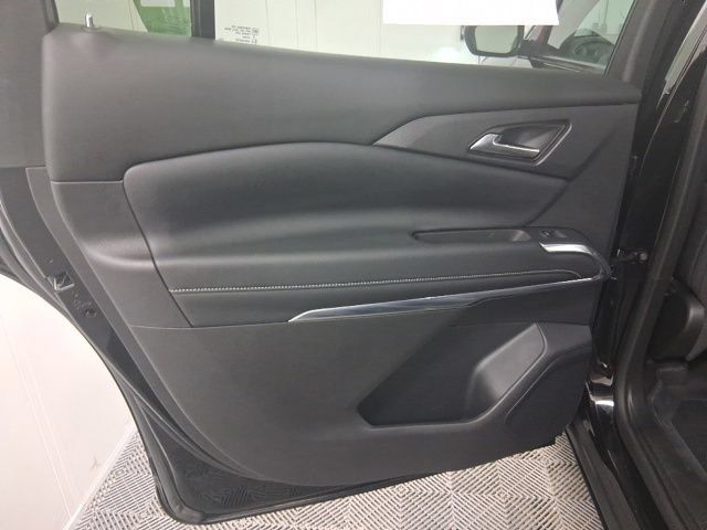 Used 2025 Chevrolet Traverse LT AWD/4WD image 16