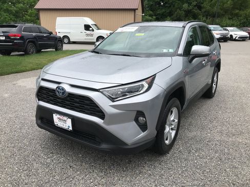 Certified 2021 Toyota RAV4 XLE AWD/4WD image 4