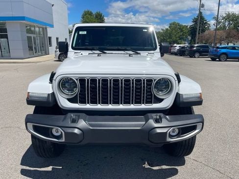 Used 2024 Jeep Wrangler Unlimited Sahara AWD/4WD image 11