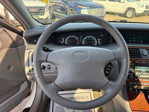 Used 2001 Toyota Avalon XLS image 14