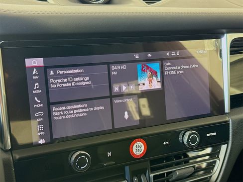 Used 2025 Porsche Macan image 21