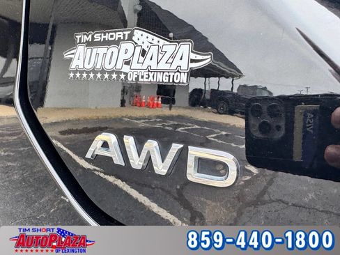 Used 2025 Honda Pilot Touring image 17