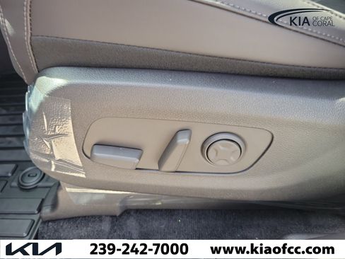 New 2026 Kia Carnival FWD image 23