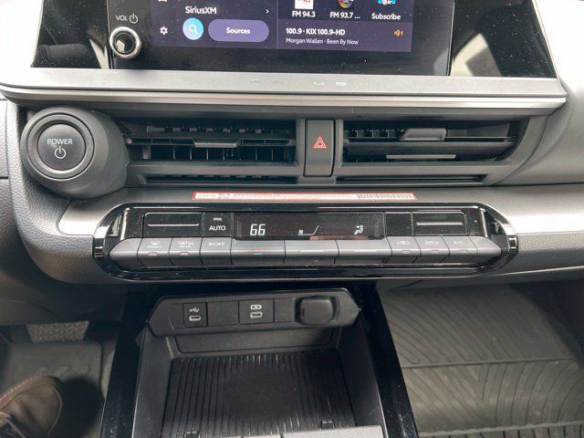 Used 2025 Toyota Prius LE FWD image 17