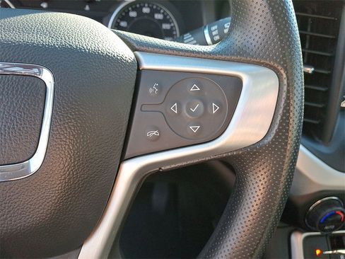 Certified 2023 GMC Acadia SLE w/ Driver Convenience Package image 18