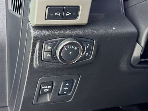 Used 2018 Ford F150 Lariat RWD image 12