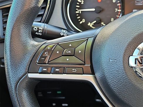 Used 2020 Nissan Rogue Sport SV image 20