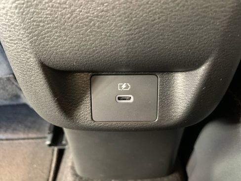 New 2025 Nissan Versa SR w/ Trunk Package image 29