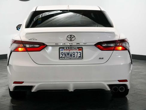 Used 2021 Toyota Camry SE FWD image 5