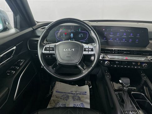 Used 2025 Kia Telluride AWD image 23