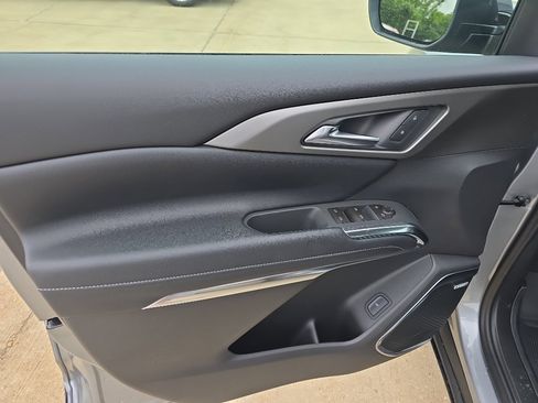 New 2026 Chevrolet Traverse LT w/ Enhanced Driving Package FWD image 19