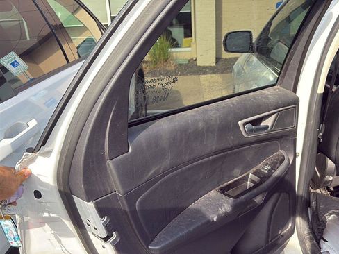 Used 2019 Ford Edge SEL w/ Equipment Group 201A AWD/4WD image 19