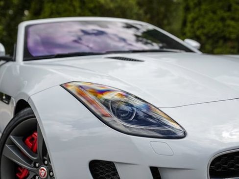 Used 2017 Jaguar F-TYPE S RWD image 8