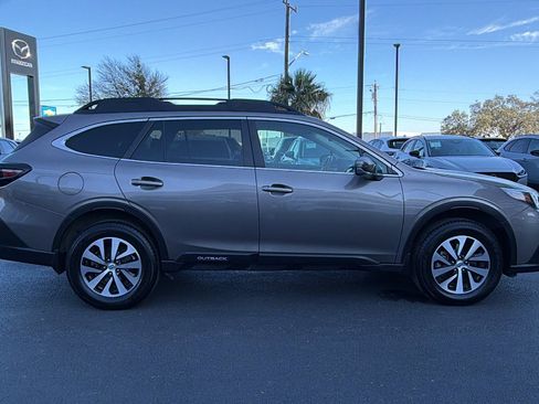 Used 2021 Subaru Outback Premium image 9