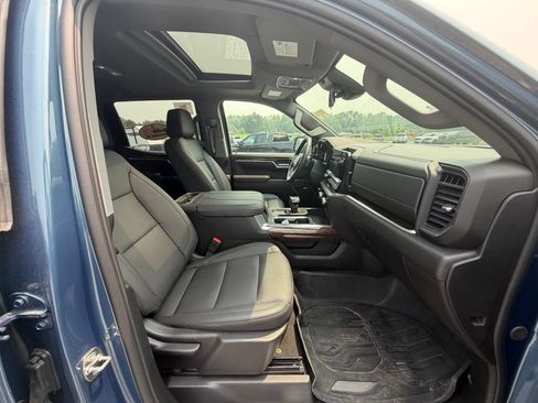 Used 2026 GMC Sierra 1500 Elevation w/ Elevation Premium Package AWD/4WD image 13