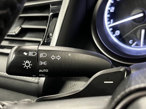 Used 2023 Toyota Camry SE image 25