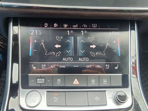 Used 2019 Audi Q8 Premium Plus w/ Premium Plus AWD/4WD image 25
