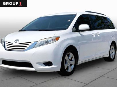 Used 2016 Toyota Sienna LE
