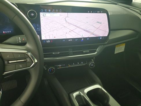 New 2026 Chevrolet Equinox EV LT image 15