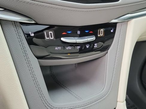 Certified 2024 Cadillac XT5 Premium Luxury FWD image 30