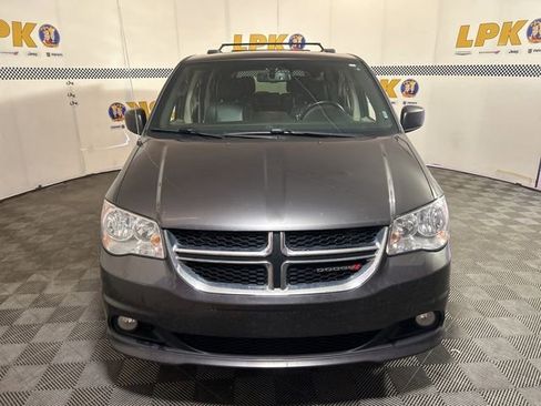Used 2018 Dodge Grand Caravan SXT FWD image 12