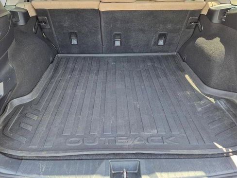 Used 2019 Subaru Outback 2.5i AWD/4WD image 6