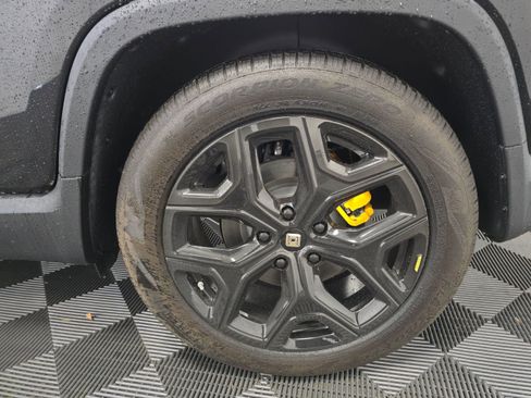 Used 2022 Rivian R1T Adventure image 21