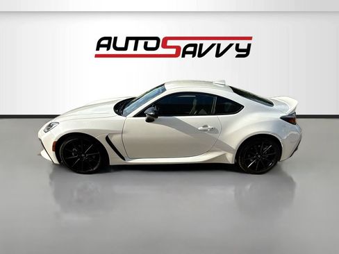 Used 2024 Toyota GR86 Premium image 4