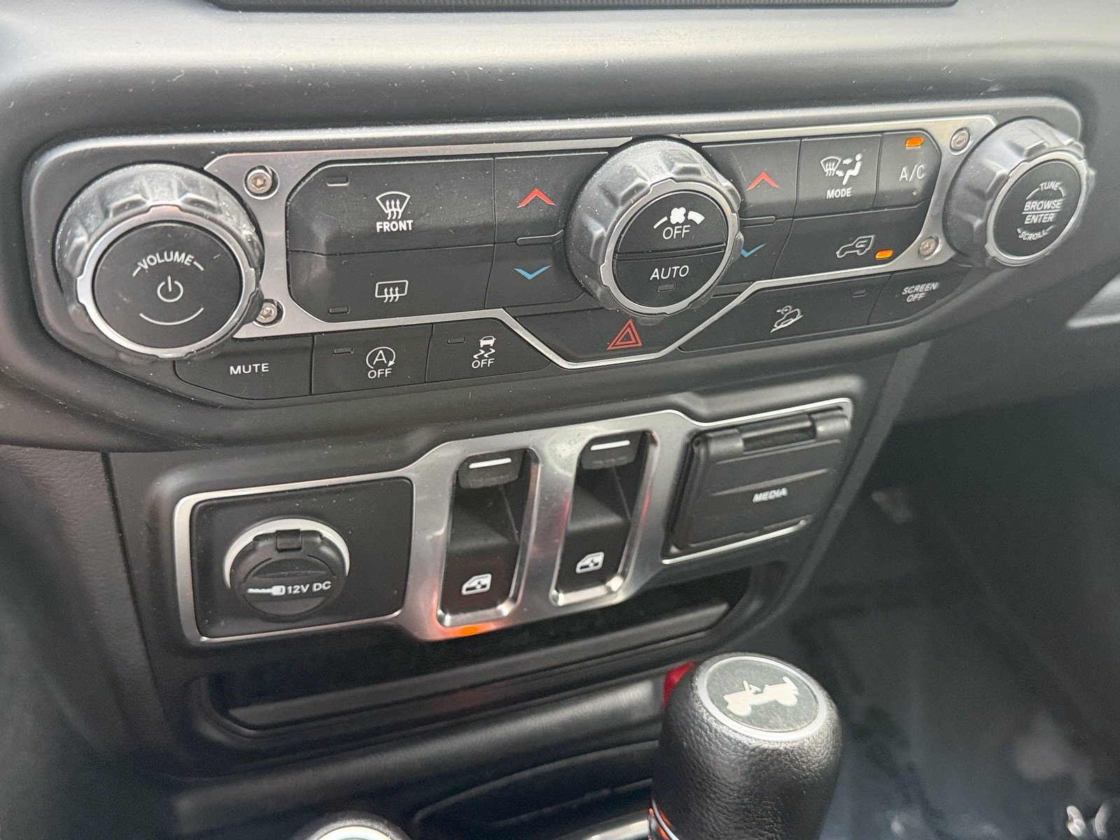 Used 2020 Jeep Wrangler Sport AWD/4WD image 22