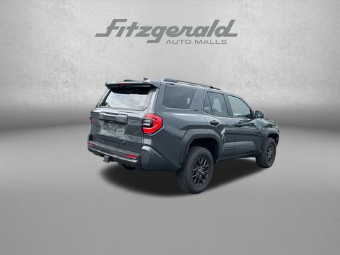 Used 2025 Toyota 4Runner SR5 AWD/4WD image 8