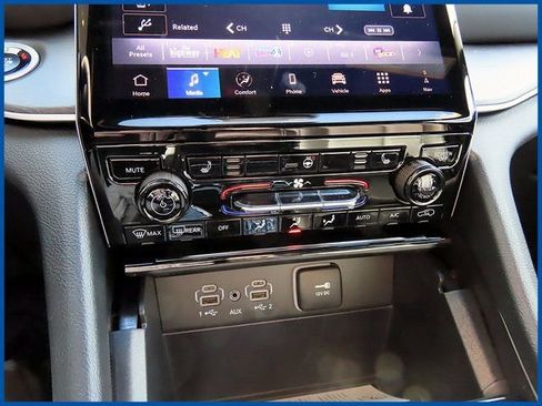 New 2025 Jeep Grand Cherokee L Limited image 18