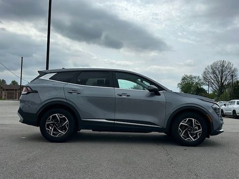 Used 2025 Kia Sportage LX image 10