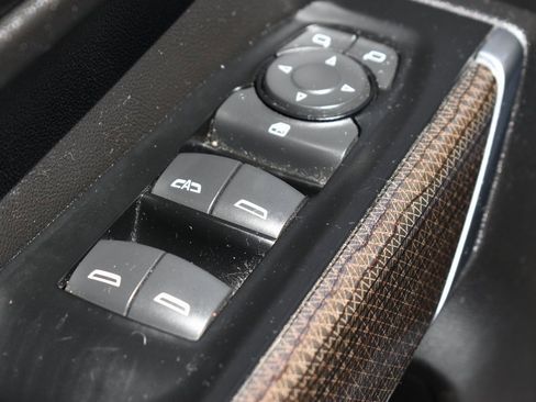 Used 2019 Chevrolet Silverado 1500 RST image 16