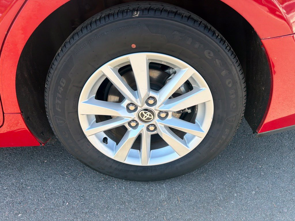Used 2025 Toyota Camry LE FWD image 32