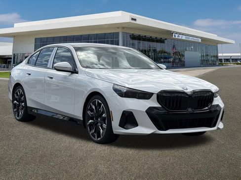 New 2027 BMW 550e xDrive w/ Premium Package AWD/4WD image 2