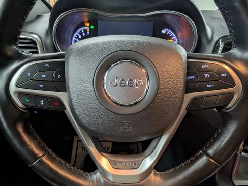 Used 2021 Jeep Grand Cherokee Limited w/ Trailer Tow Group IV image 16