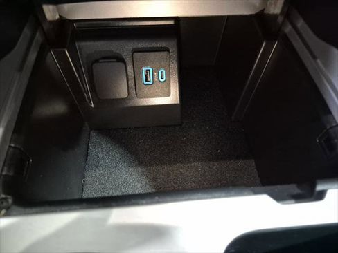 Used 2021 Ford Explorer XLT w/ Equipment Group 202A image 22