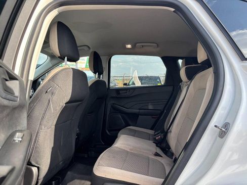 Used 2022 Ford Escape SE w/ SE Sport Appearance Package image 12