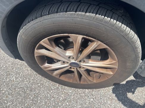 Used 2018 Ford Escape SE w/ Ford Safe & Smart Package image 11