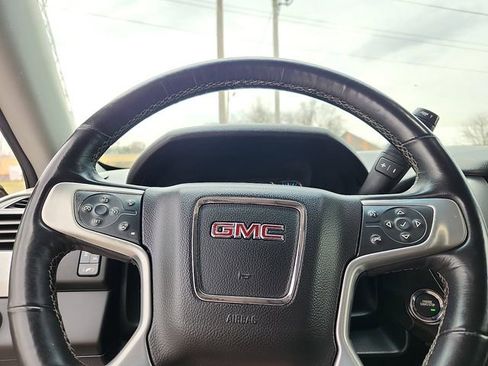 Used 2018 GMC Yukon SLT image 12