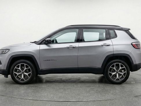 Used 2025 Jeep Compass Limited image 5