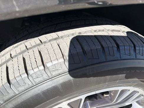 Used 2024 Jeep Wagoneer L Series II w/ Flexible Seating Group image 27