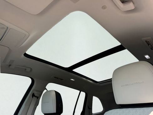 New 2026 GMC Acadia Denali FWD image 10