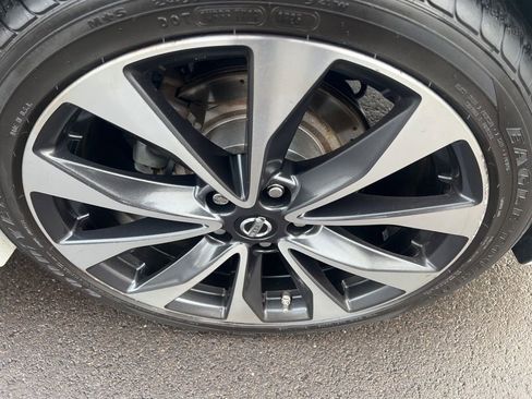 Certified 2018 Nissan Maxima Platinum image 43