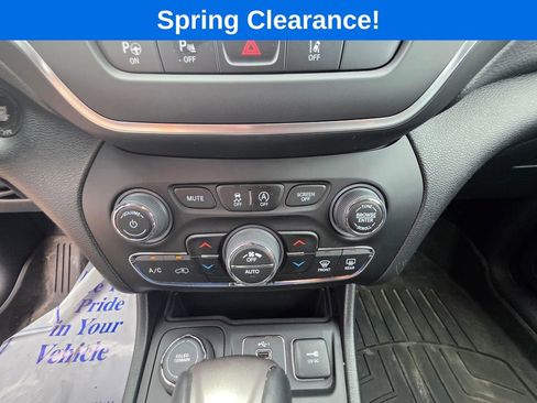 Used 2023 Jeep Cherokee Altitude Lux AWD/4WD image 22