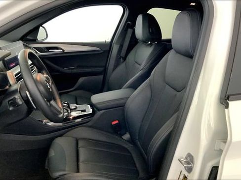 Used 2023 BMW X4 xDrive30i w/ M Sport Package AWD/4WD image 11