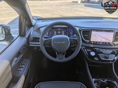 New 2026 Chrysler Pacifica Limited w/ S Appearance Package AWD/4WD image 13