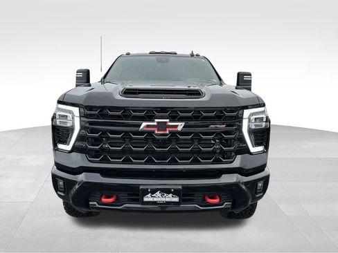 Used 2024 Chevrolet Silverado 2500 ZR2 w/ Technology Package image 17