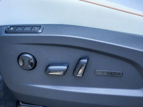 New 2025 Volkswagen ID. Buzz 1st Edition image 35